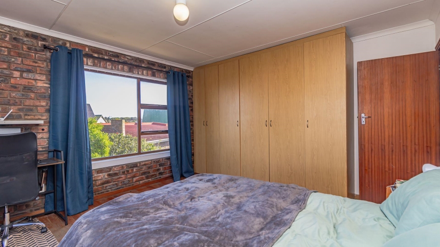 6 Bedroom Property for Sale in Tergniet Western Cape